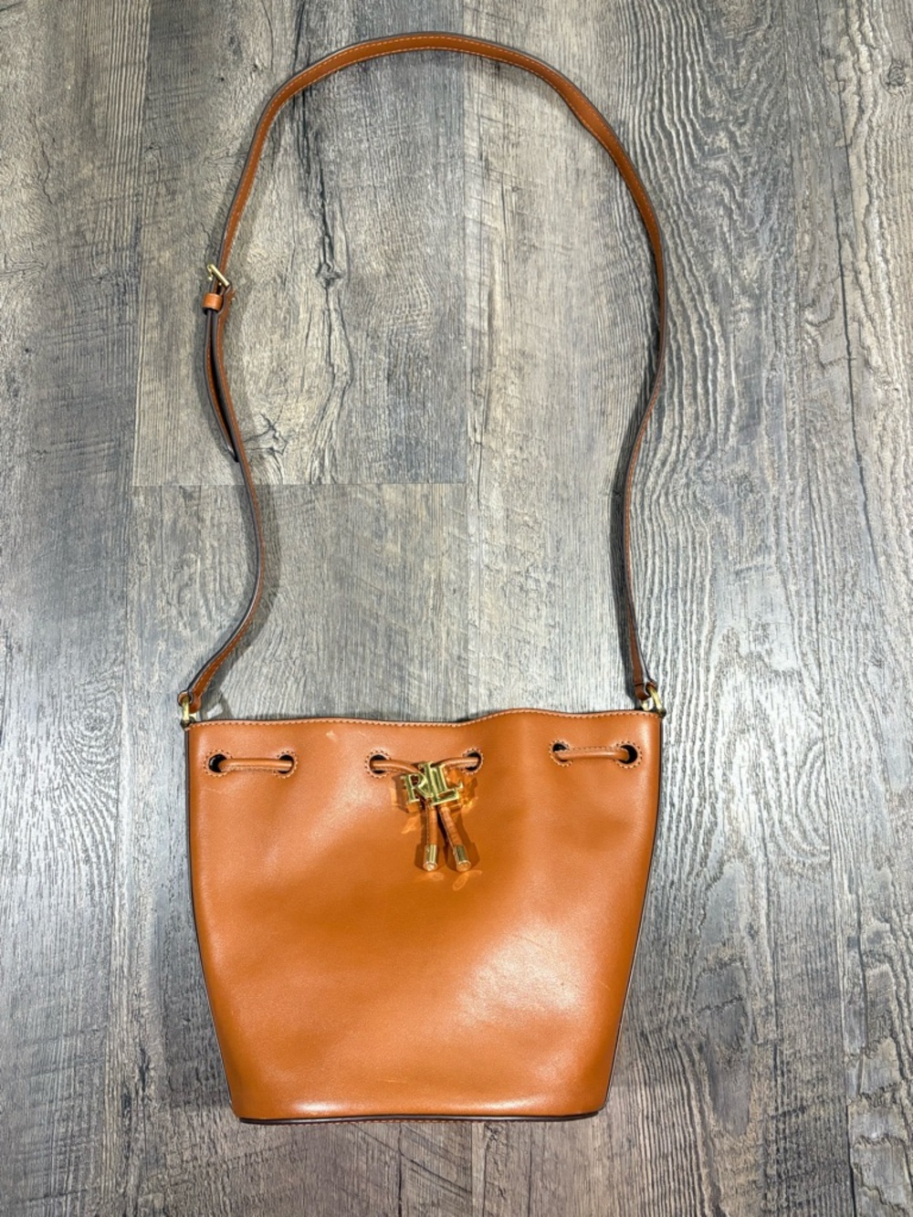 LAUREN Ralph Lauren Leather Medium Andie Drawstring Bucket Bag - Picture 3 of 13